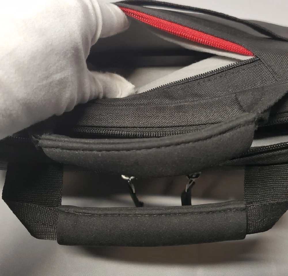 Men's Black Laptop Messenger Bag - CASE LOGIC Brand - Picture 8 of 8